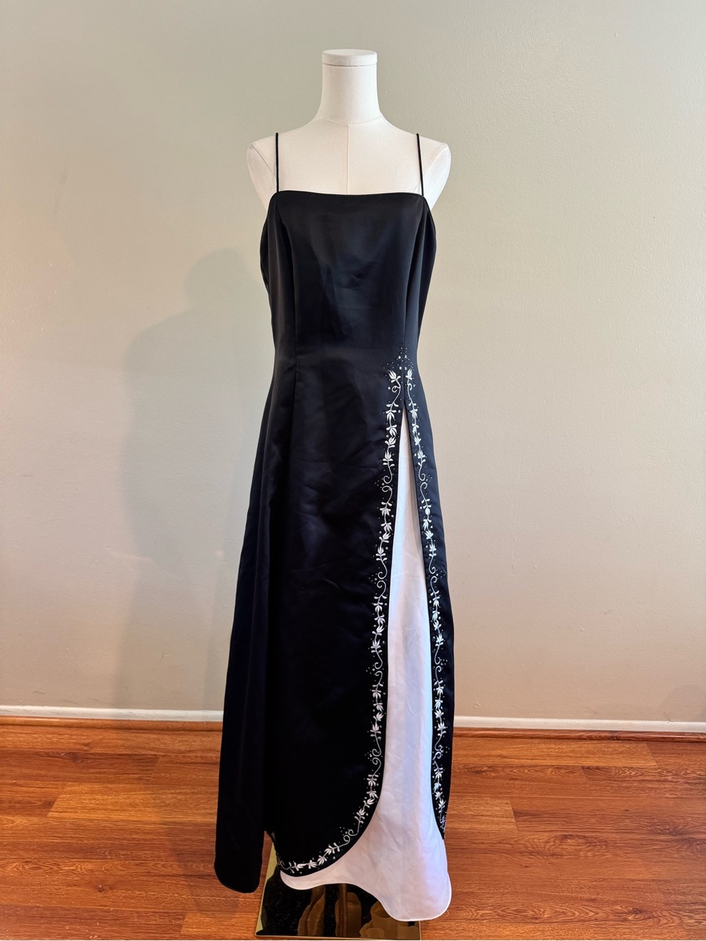 Vintage 1990s/2000s Dave & Johnny Black Gown/Prom Dress